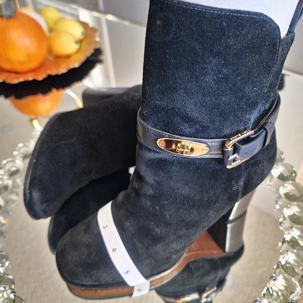 Tory burch Size 8M...Tory Burch Robynne boots... - Picture 4 of 7